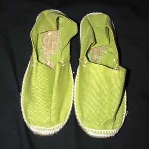HANDMADE FROM EL SALVADOR KIDS SIZE 24